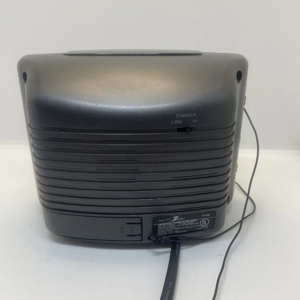 Vintage 90's Zenith‎ Z124B AM FM Dual Alarm Clock Radio Working Condition Tested